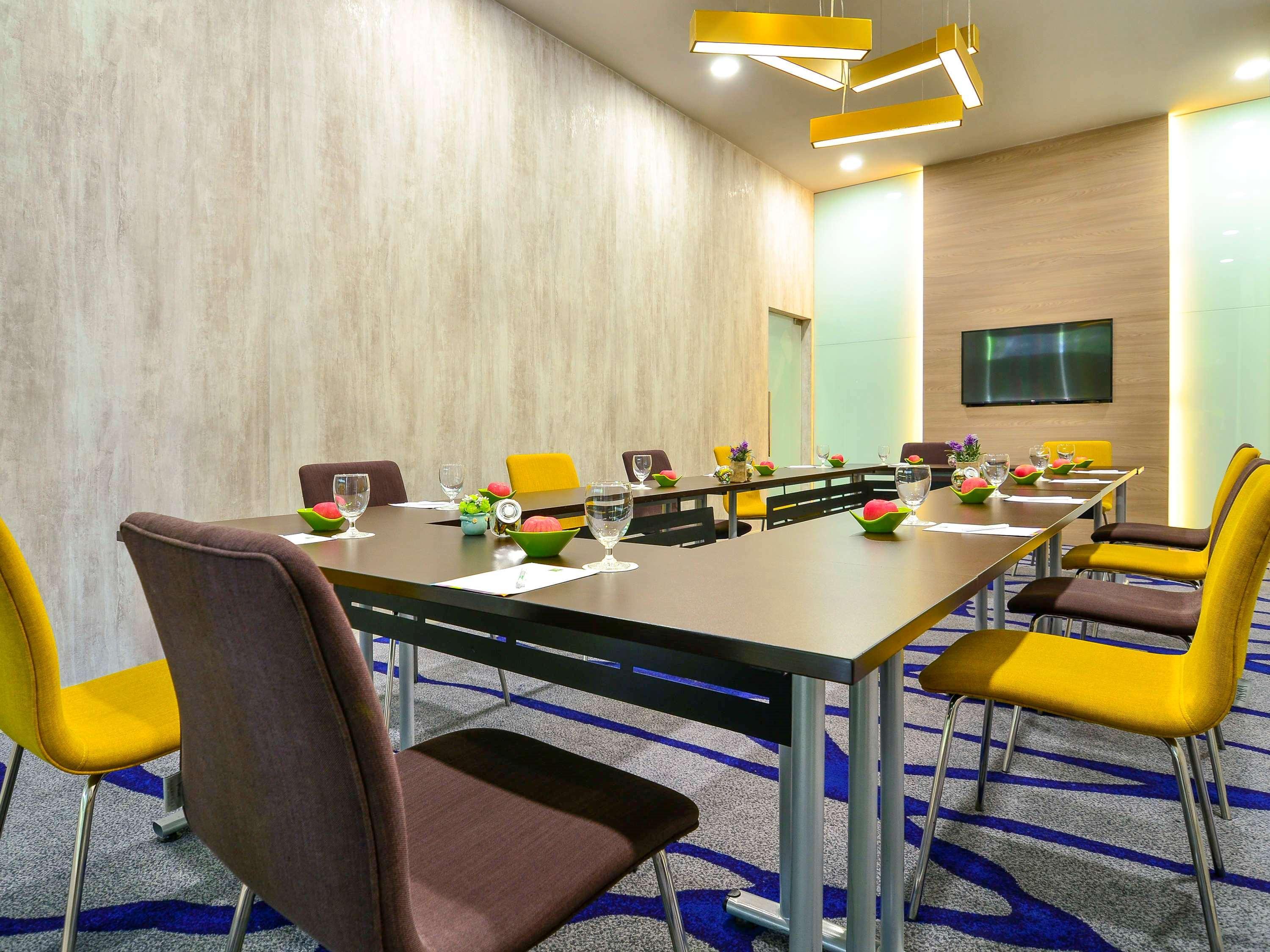 Hotel Ibis Styles Kuala Lumpur Sri Damansara Petaling Jaya Exterior foto