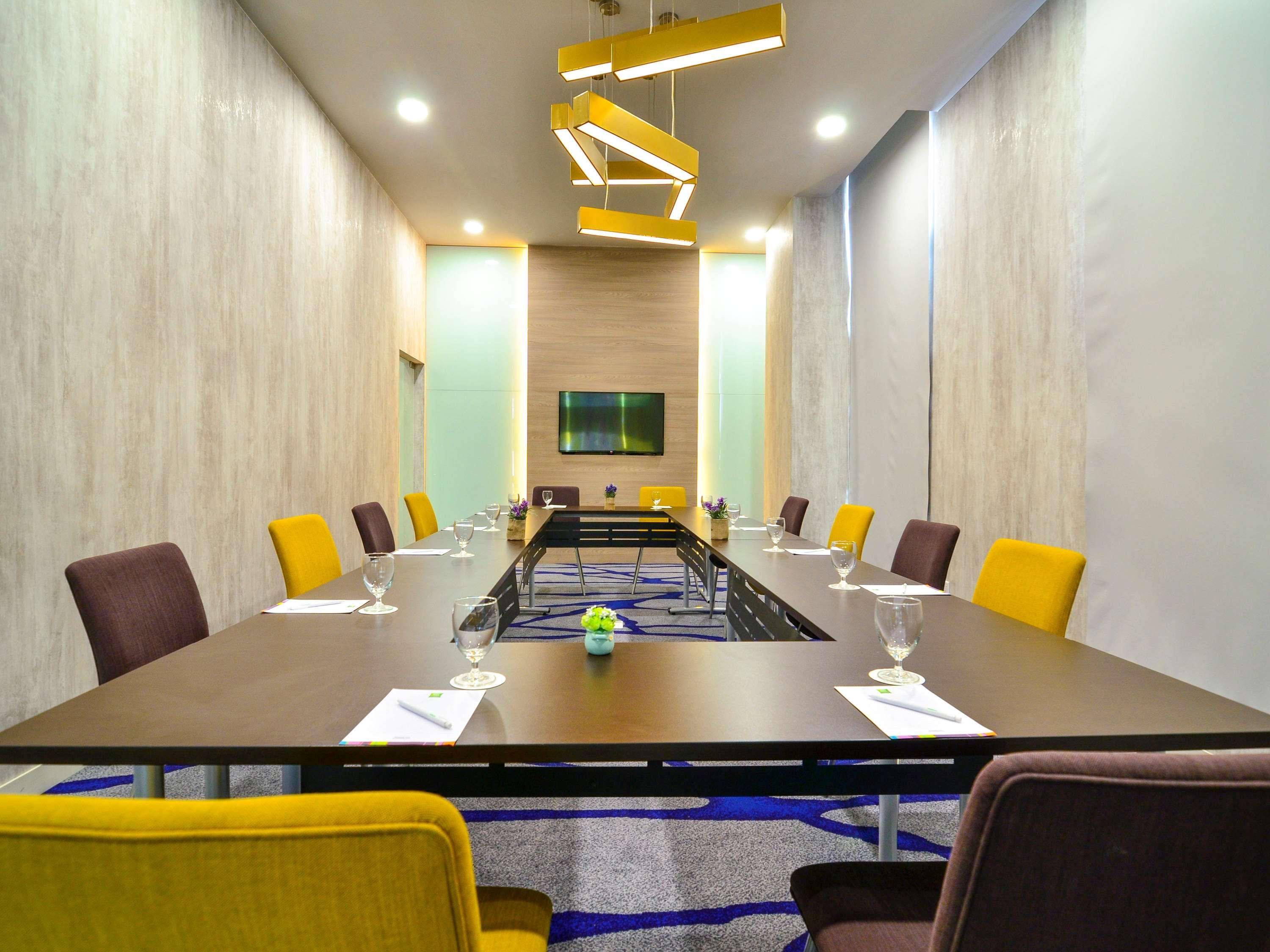 Hotel Ibis Styles Kuala Lumpur Sri Damansara Petaling Jaya Exterior foto
