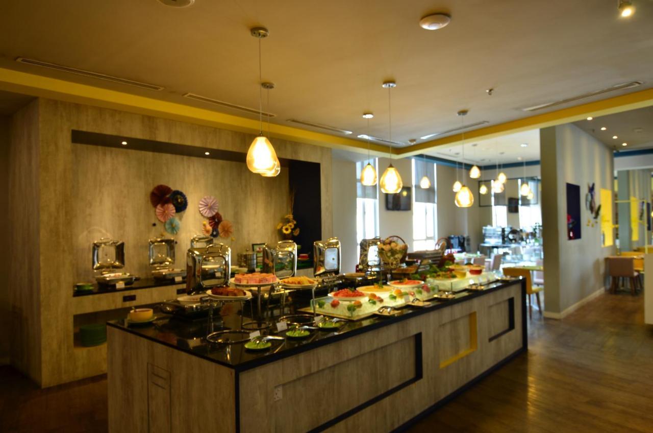 Hotel Ibis Styles Kuala Lumpur Sri Damansara Petaling Jaya Exterior foto